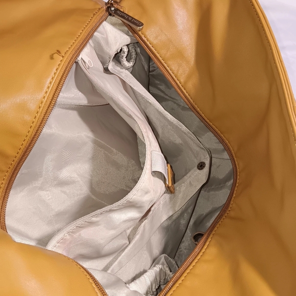 timi & leslie Charlie Diaper Bag with side bag in good condition any defects see - Picture 10 of 16